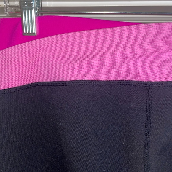 Black Lululemon wide leg pants size 8, pink band - Picture 3 of 4